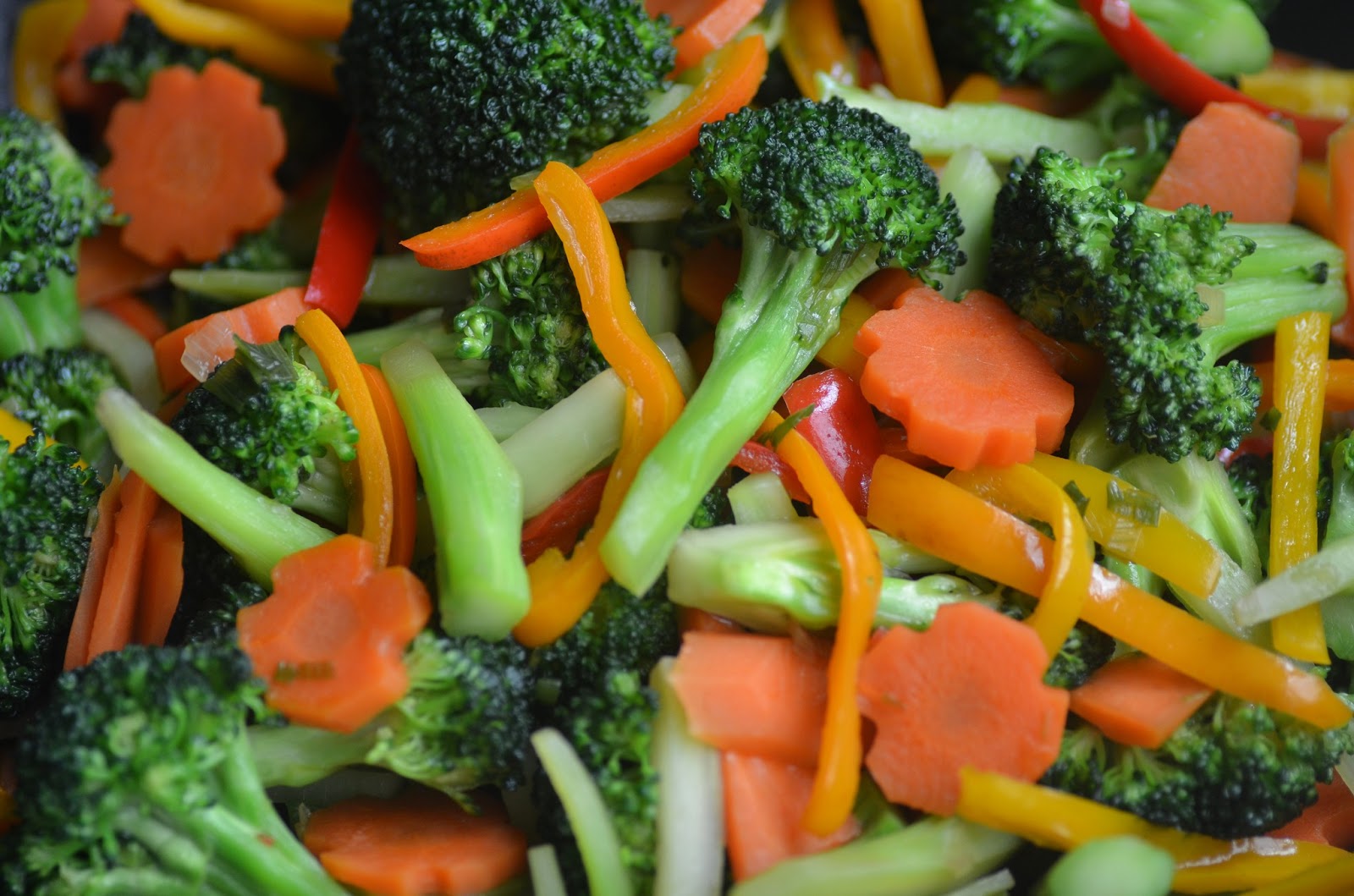 Thanh's Kitchen StirFried Broccoli, Carrots & Sweet Mini Peppers