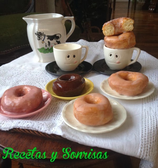 Donuts . Paso A Paso. De Chocolate, Azúcar Y Bañados De Mermelada
