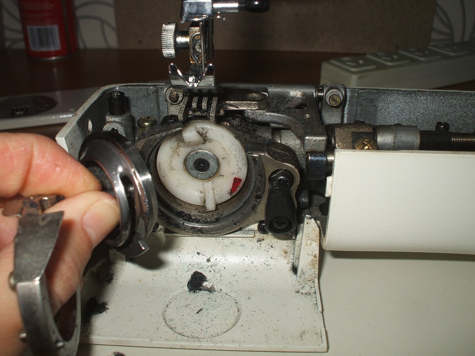 Absolute Sewing Machine Information Pfaff 213 service an repair tips