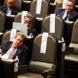 Diputados Mexicanos trabajando Diputado%2Bdormilon