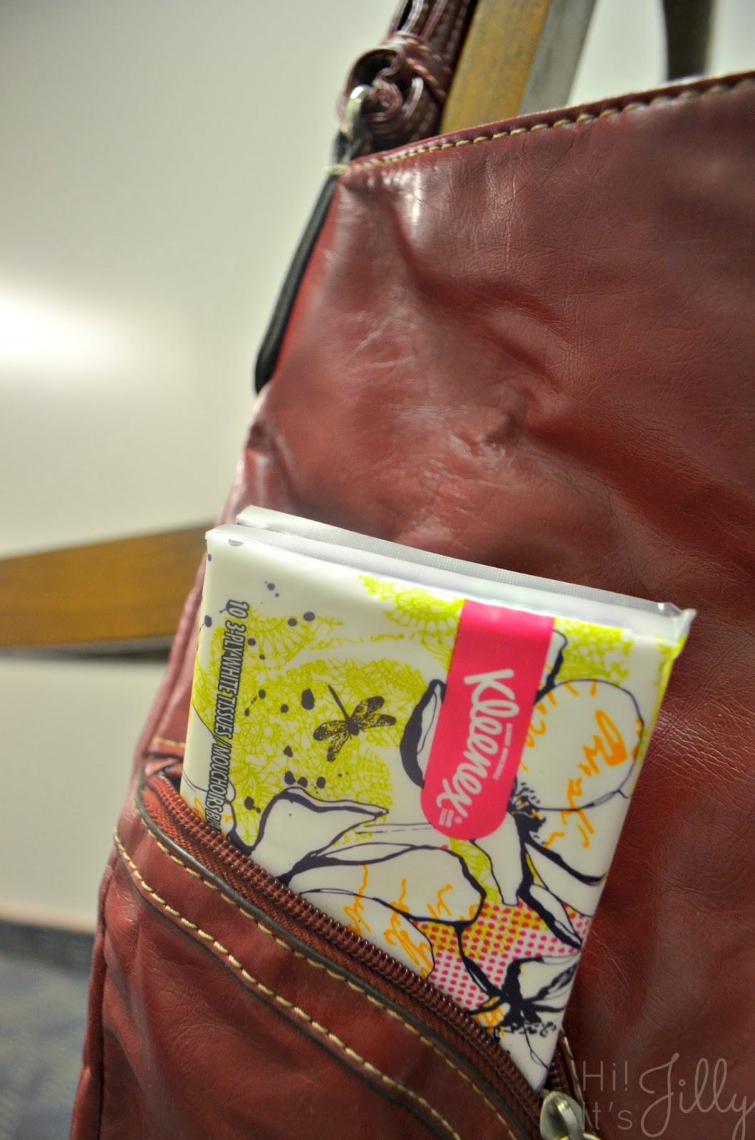 Love these fun Kleenex Slim Packs! Perfect for tossing in your purse or backpack! #KleenexStyle