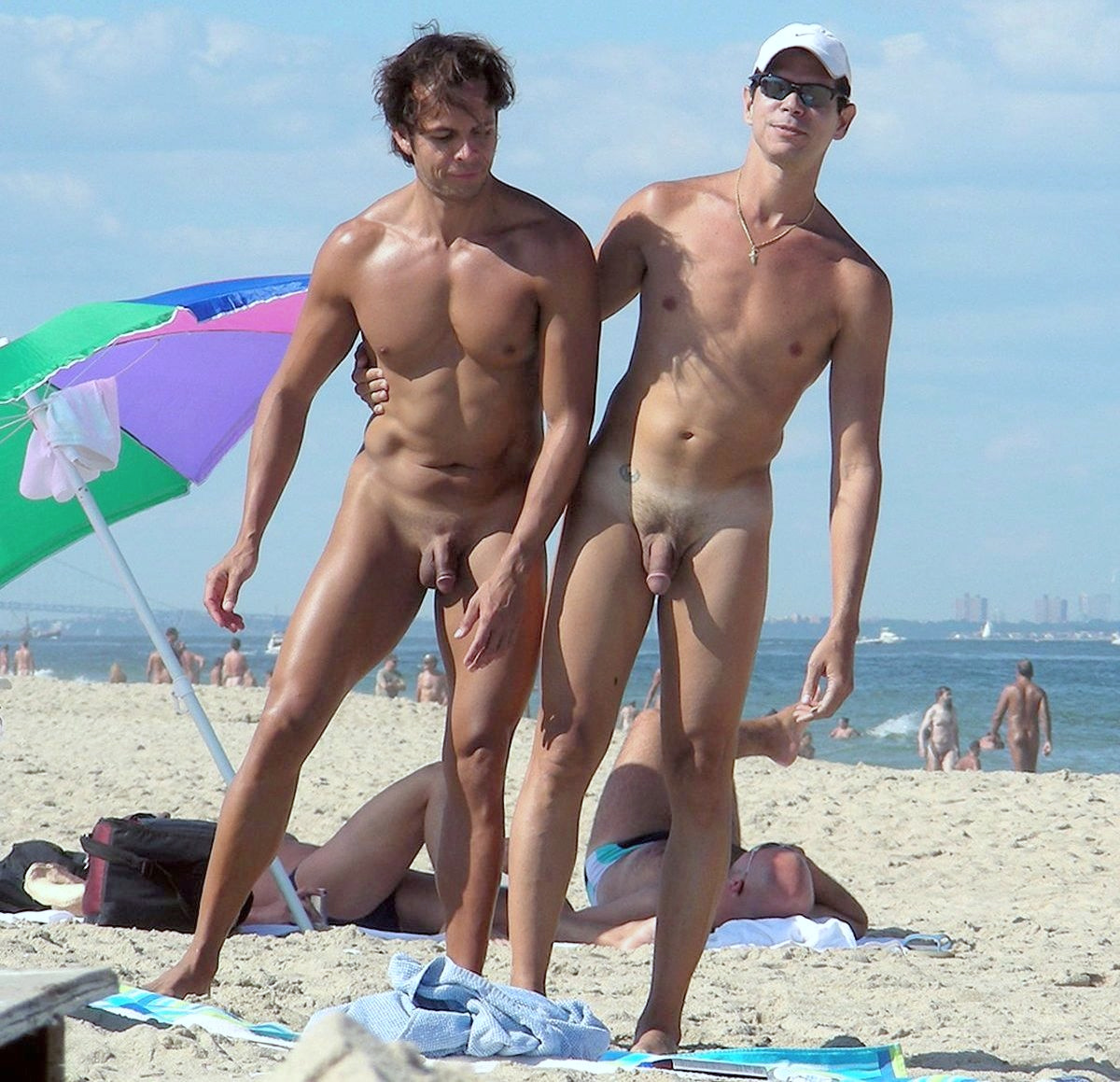 Голые Мужчины На Пляже