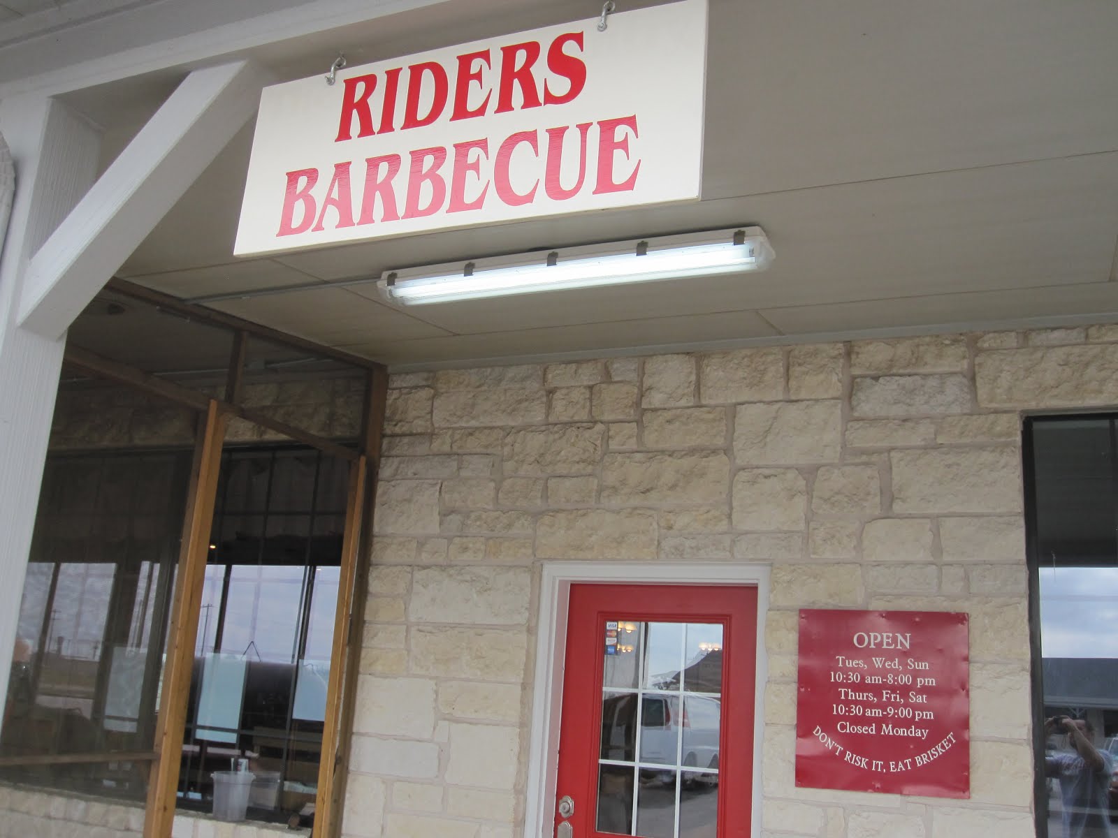 Man Up Tales of Texas BBQ™ Rider's Barbecue (Jarrell, TX)