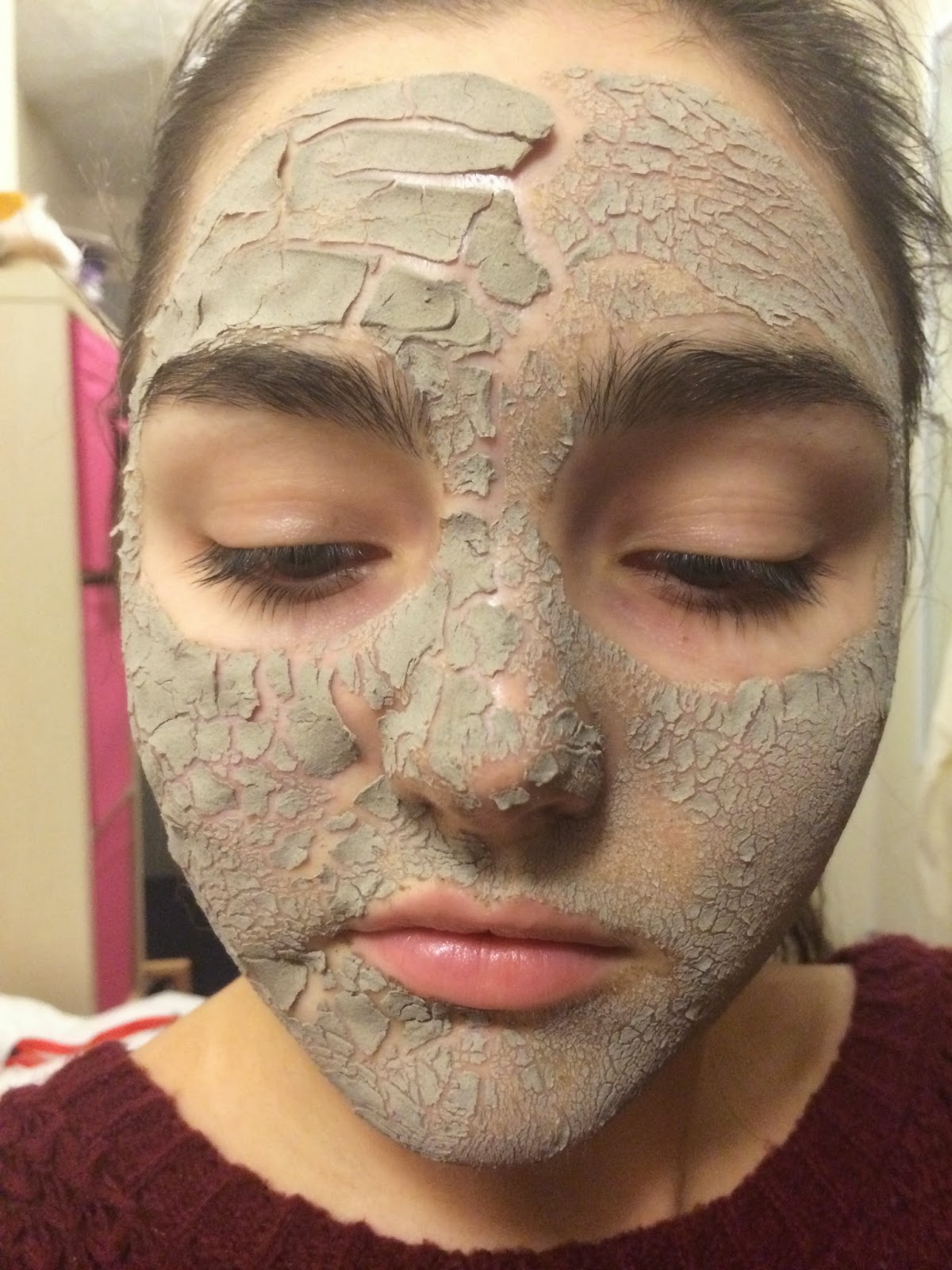 The Magic of Makeup Experimenting with Fullers Earth (Thickness of