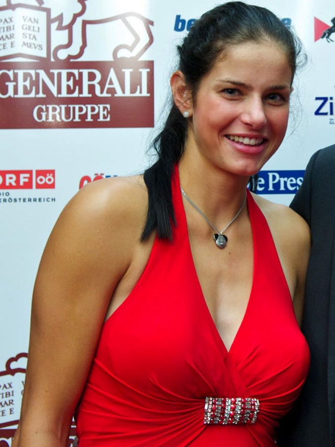 Julia goerges sexy