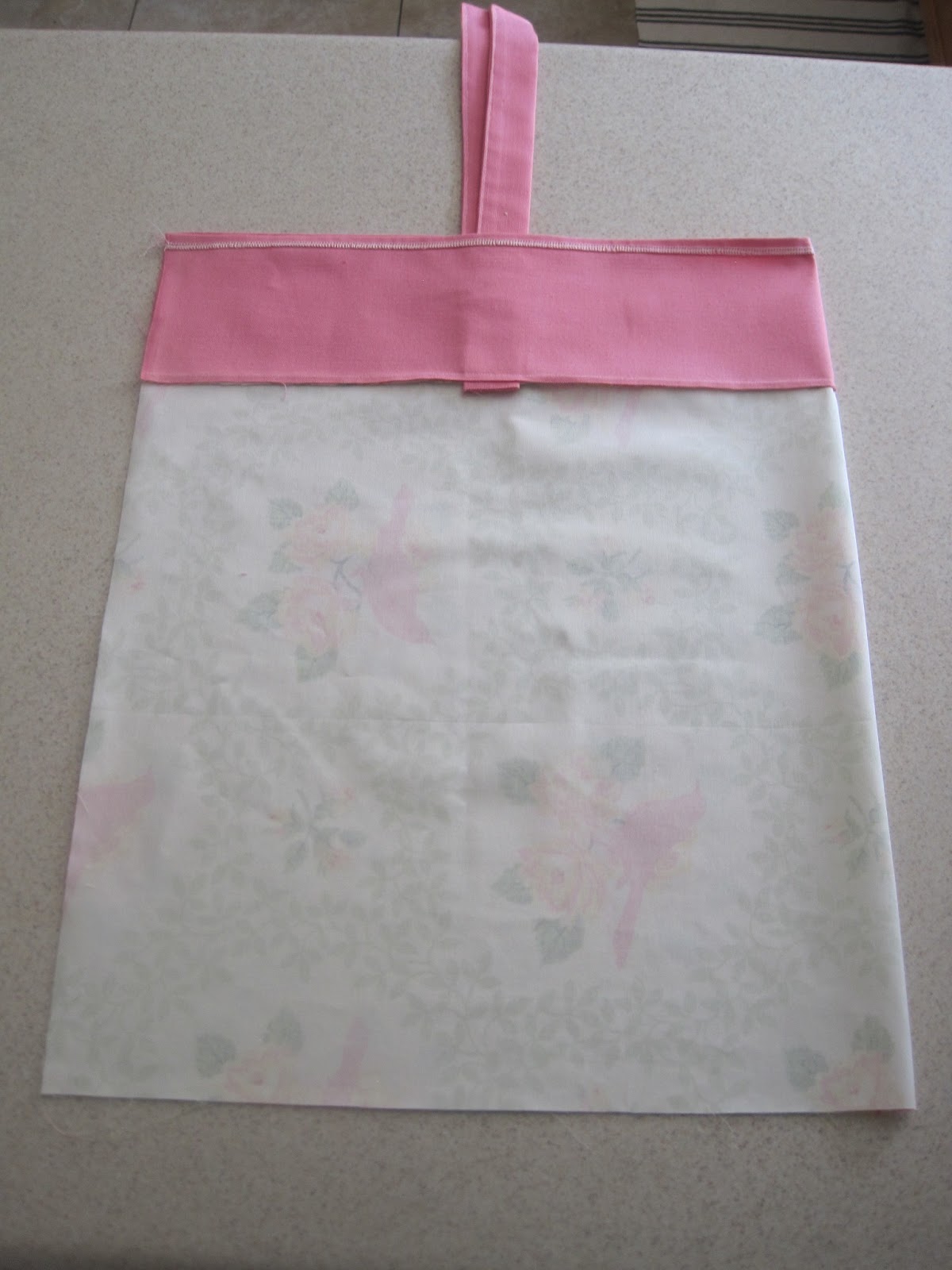 Tie Closure Pillow Case {tutorial}