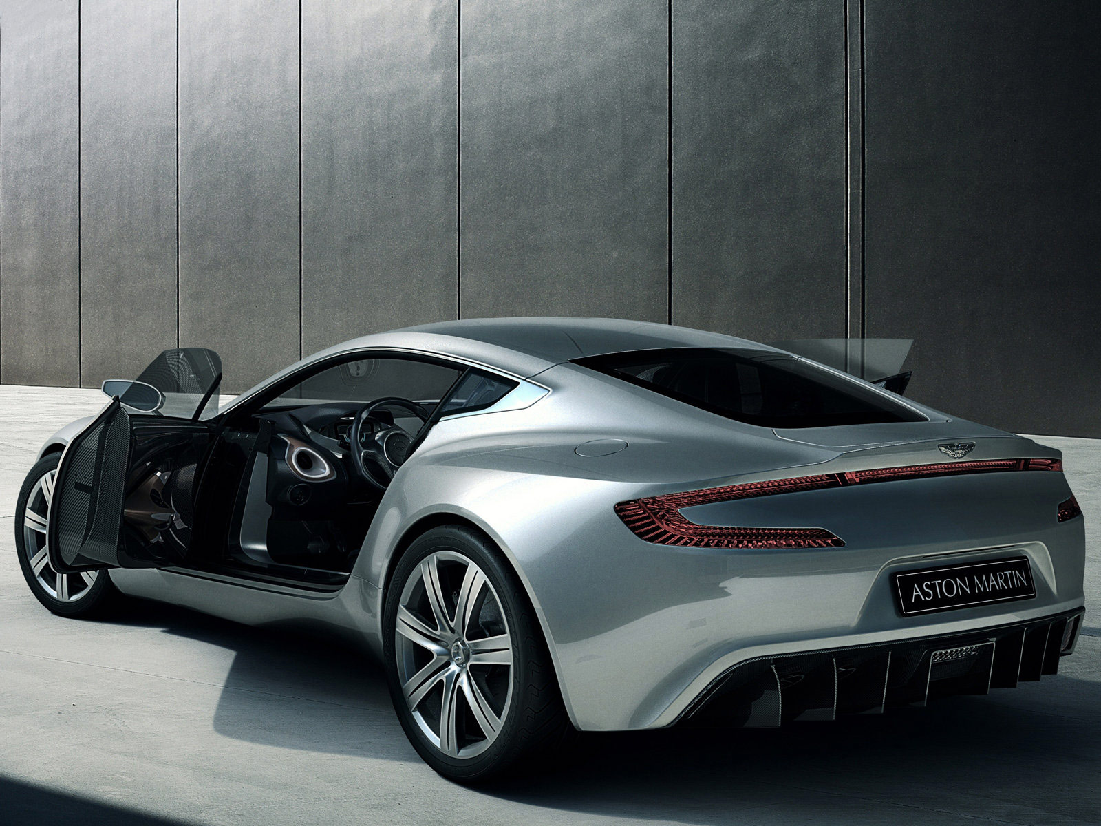 Gambar Mobil Aston Martin One 77
