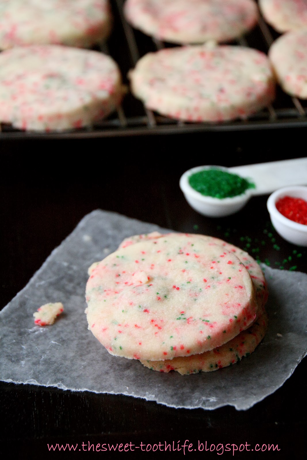 The Sweet Tooth Life: Christmas Shortbread Cookies