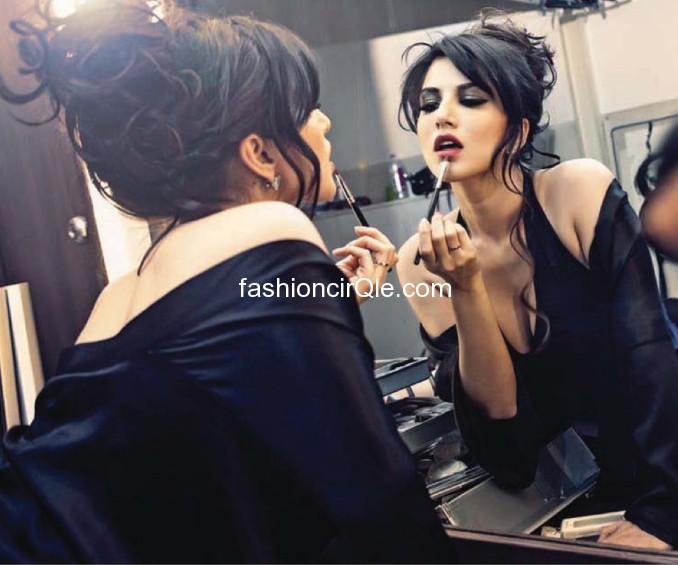 Sunny leone in black - (2) - Sunny Leone Filmfare June 2012 hottest Pics EvEr!!!