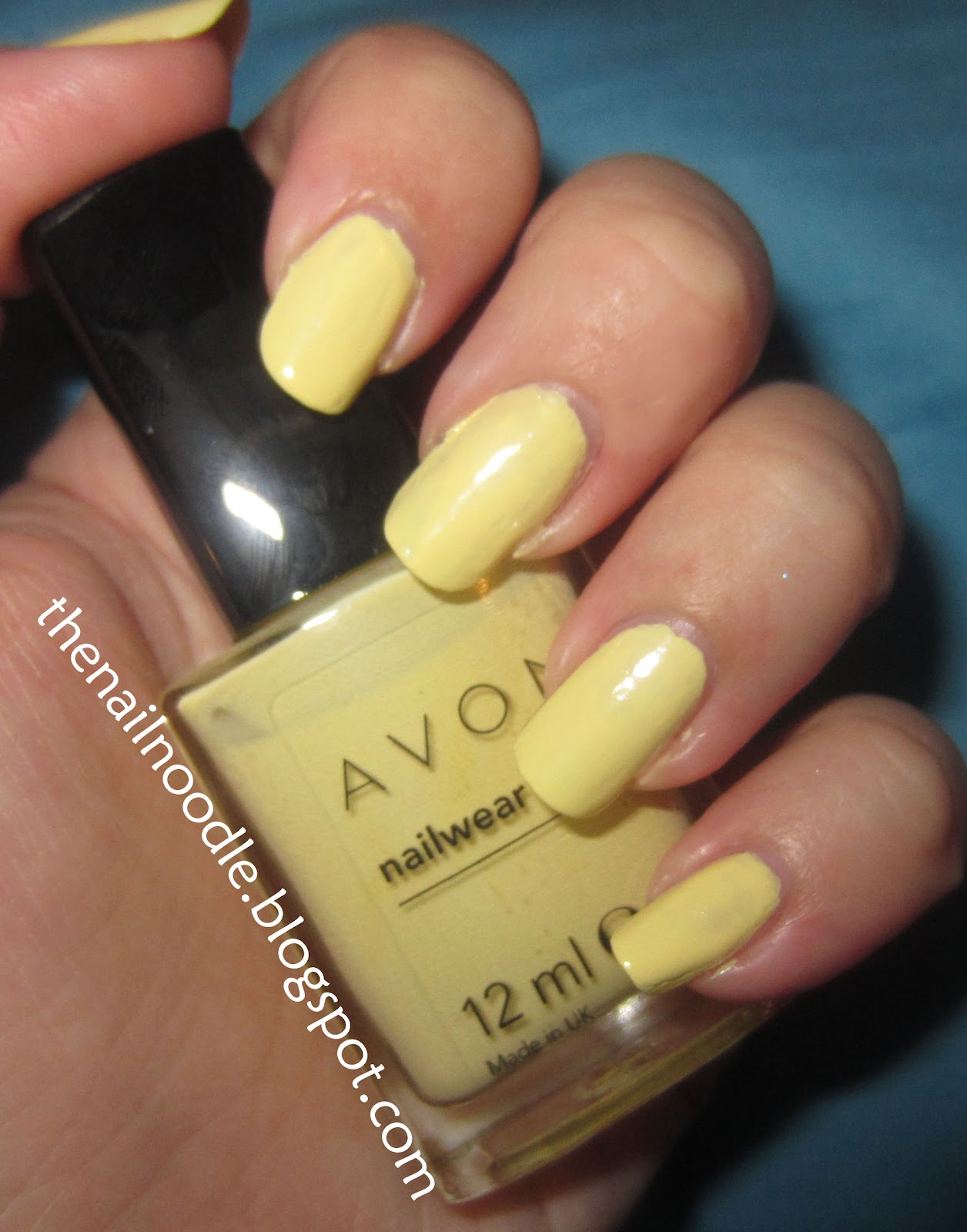 The Nail Noodle Avon Lemon Sugar Nail Polish (and some nail art thrown in)