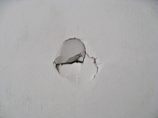 Cost To Patch Hole In Wall