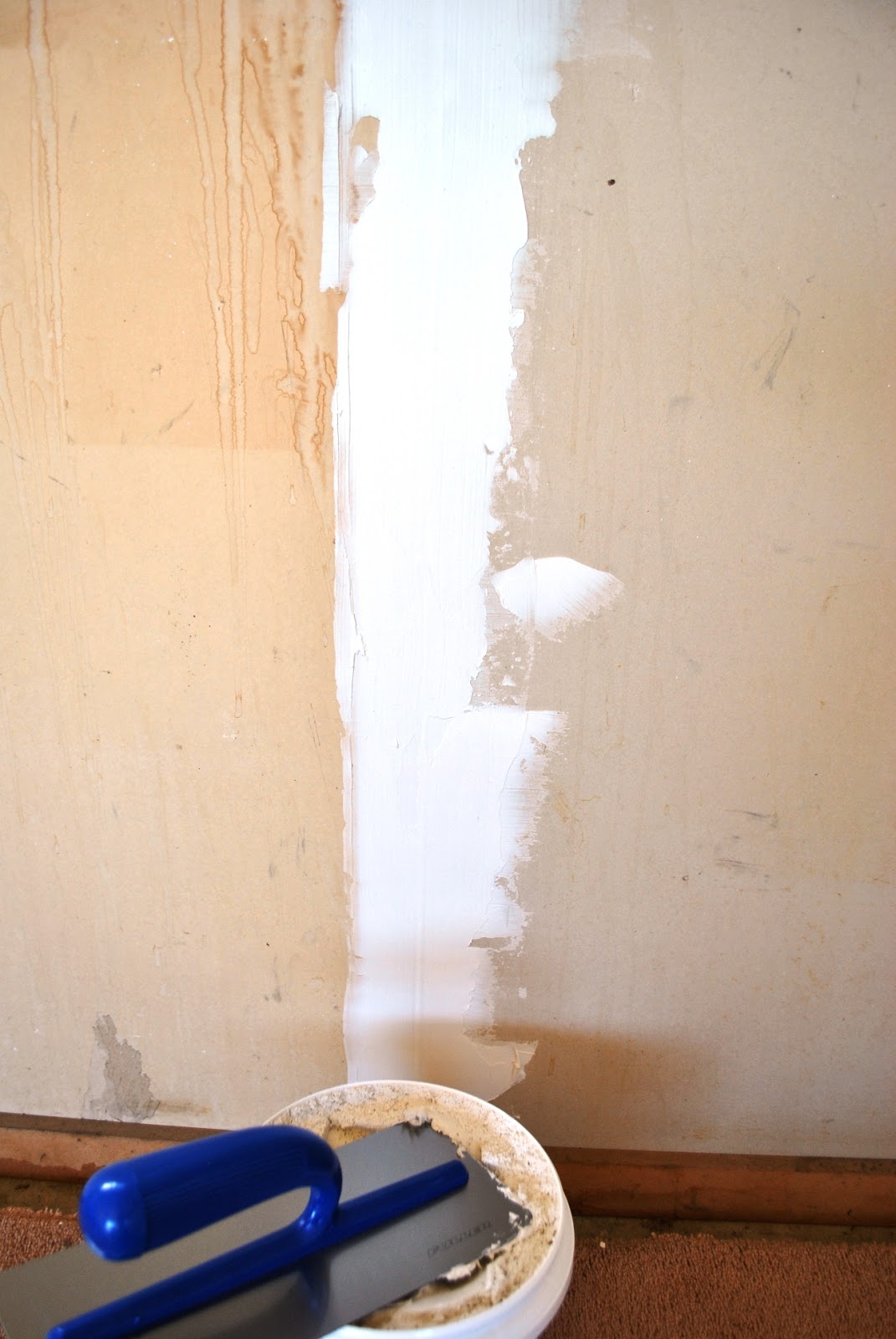 DIY Kiwi Applying jointing compound to plasterboard