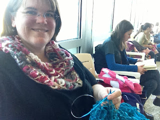 KIP Kristen at Goodknitkisses knitting in public