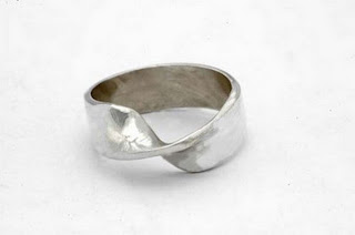 Curving Ring