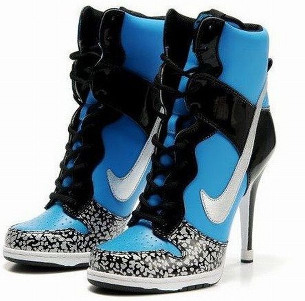 heeled nike trainers