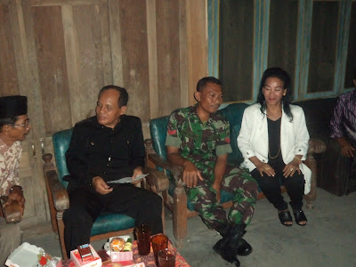 BABINSA KORAMIL-14/MDK KOMSOS DENGAN WARGA MASYARAKAT