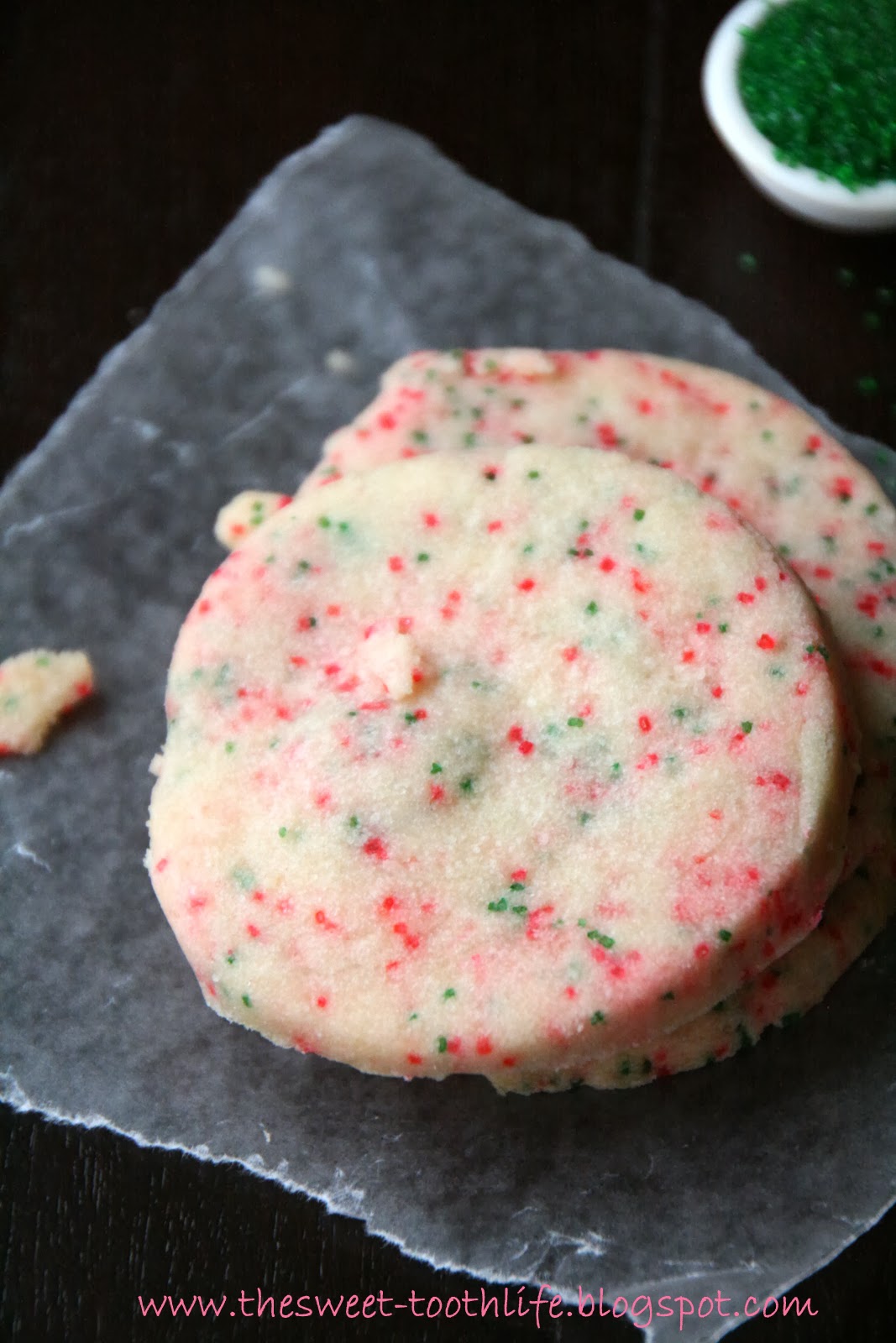 The Sweet Tooth Life: Christmas Shortbread Cookies