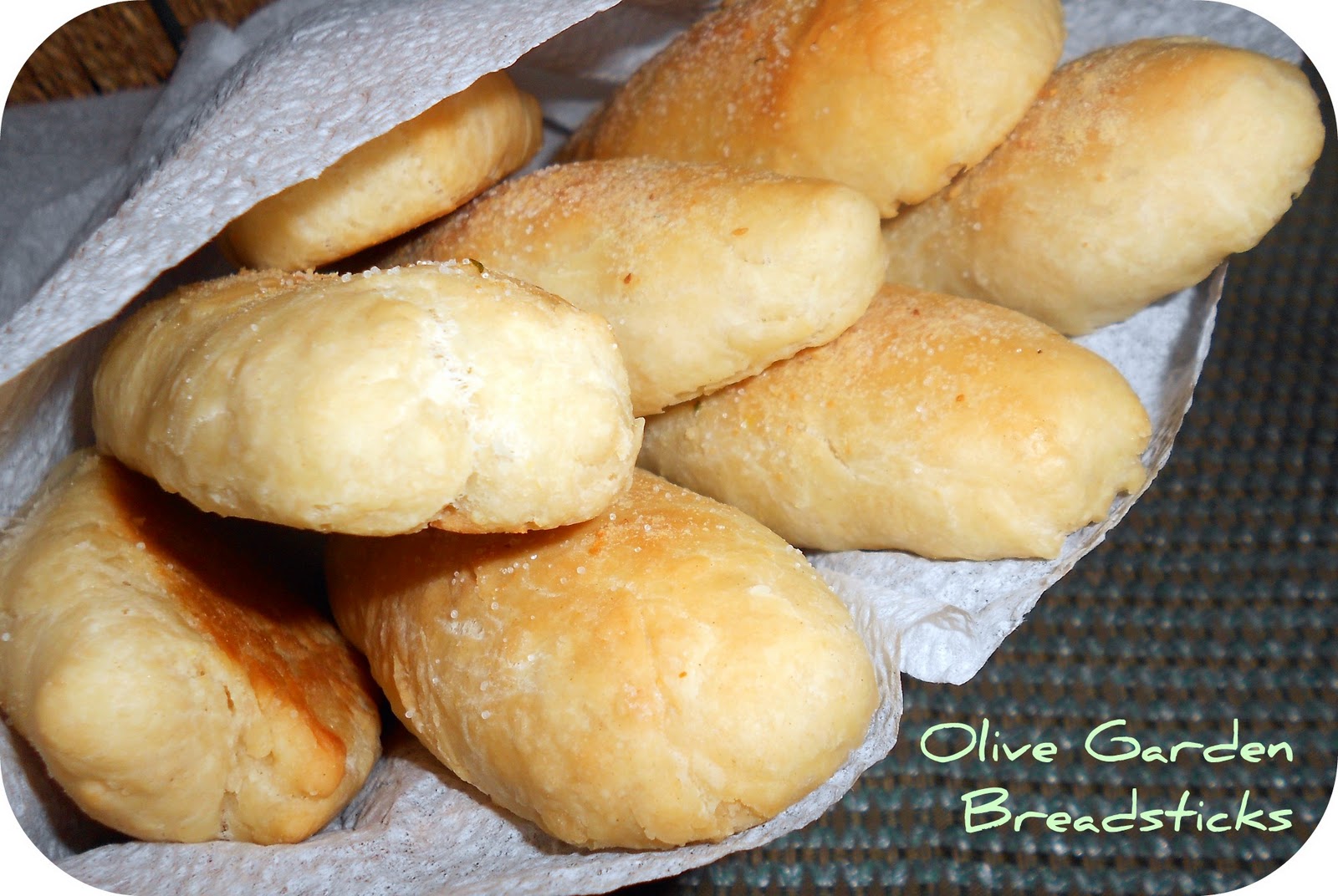 Olive Garden Breadsticks Copycat Recipe/Six Sisters' Stuff Six