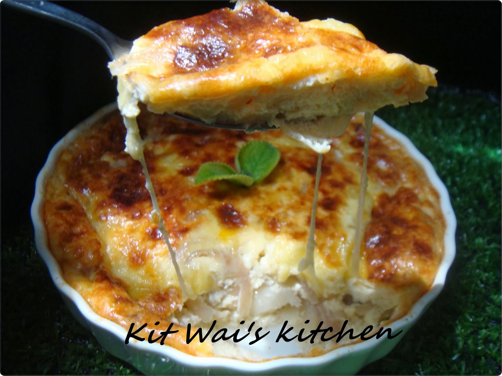 Kit Wai's kitchen 洋葱芝士烤蛋 Baked egg with onion and cheese