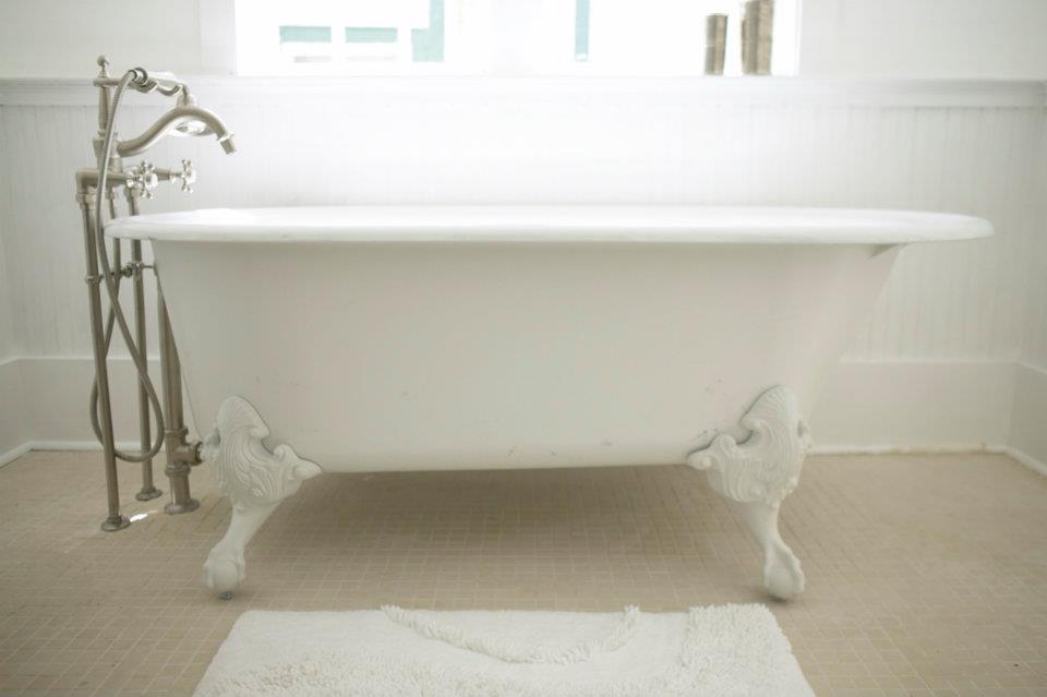 the Bath Showcase Vintage New Orleans Bathroom