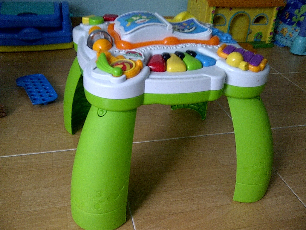 SPECIAL TOYS SHOP LEAPFROG LEARNING TABLE