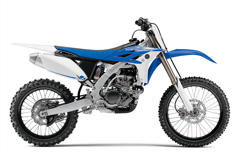 Yamaha TTR 230 é uma boa moto para começar na trilha? veja esses