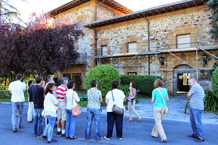 Visita al Palacio Salazar y el Castillo de Muñatones 