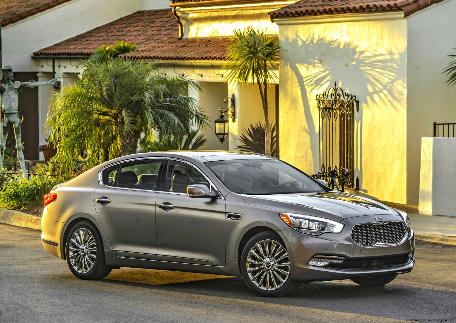 Kia K900 Luxury Sedan Kia K900 Luxury Sedan