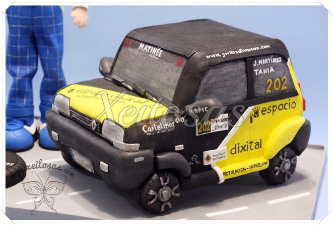 Xeitosas : Fofucho Piloto de Rallyes con coche en goma eva Xeitosas : Fofucho Piloto de Rallyes con coche en goma eva