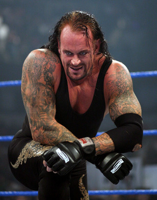 صحة أندرتيكر تتسبب في قلق المسئولين في wwe Undertaker+wwe