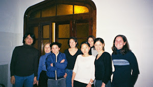 Andrés con sus alumnos del curso posgrado,UNLP,en el aula satélite Buenos Aires, Septiembre de 2001