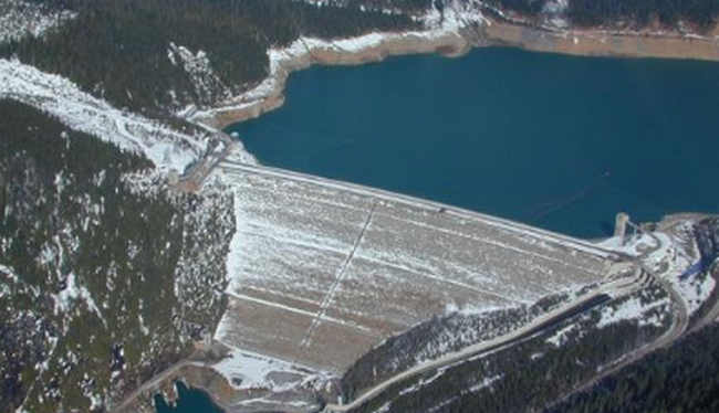 Bendungan Mica di Kanada (242m)1 Bendungan Mica di Kanada (242m)1