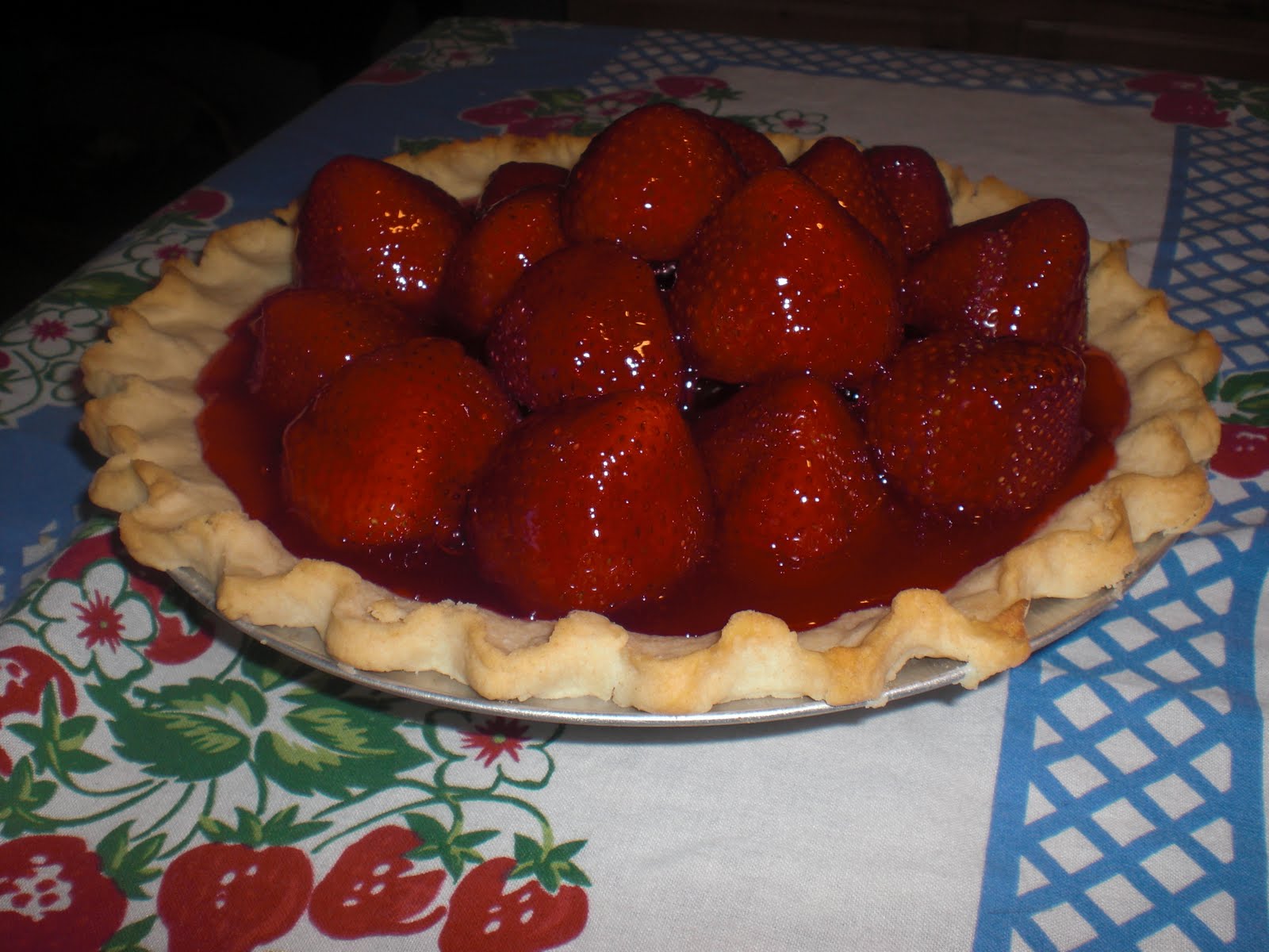 Weekday Chef Strawberry Pie with Jello Glaze