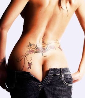 tatuajes sexys para mujeres en el trasero