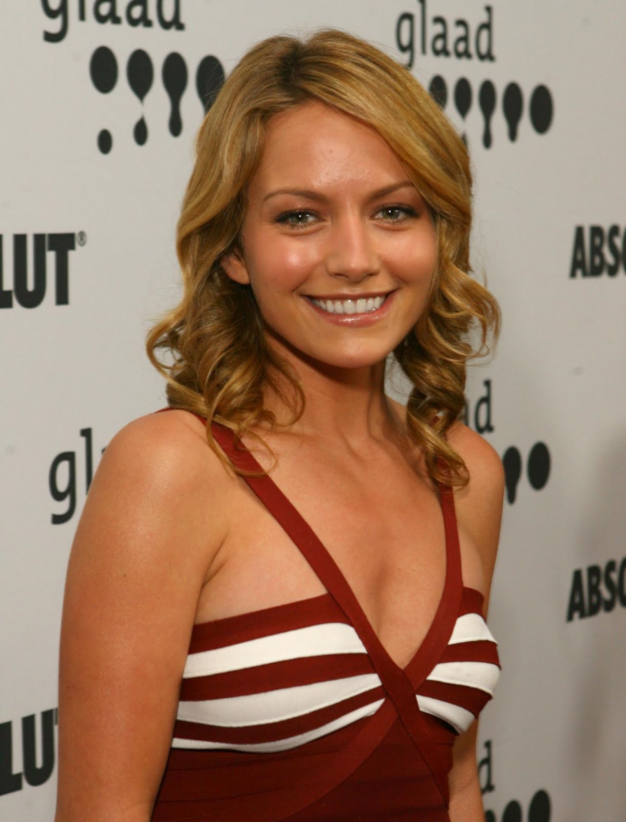 Becki Newton summary | Film Actresses Abbie Cornish
