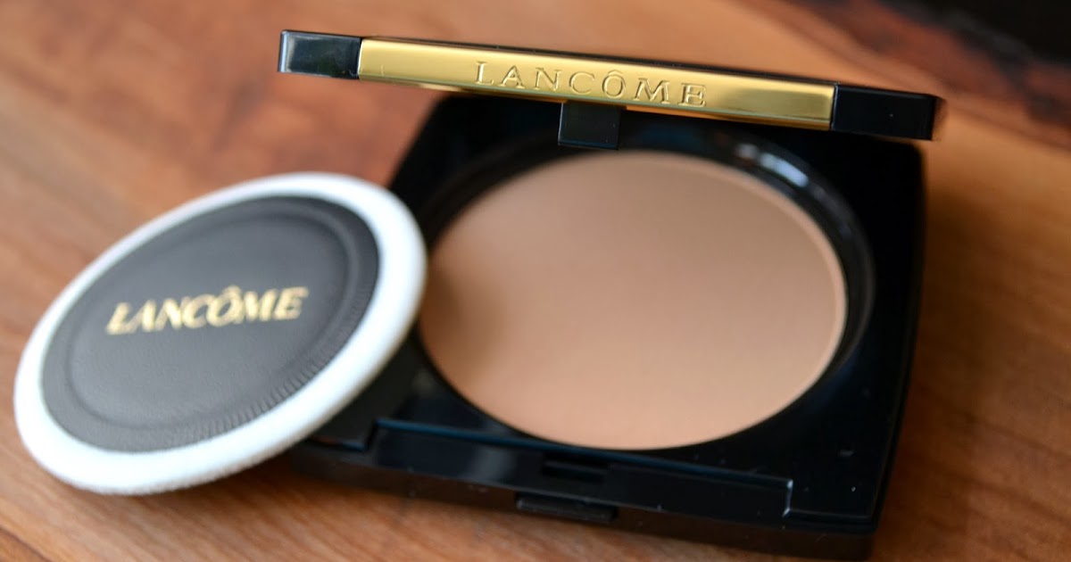 The Staycationer Dual Finish Versatile Powder