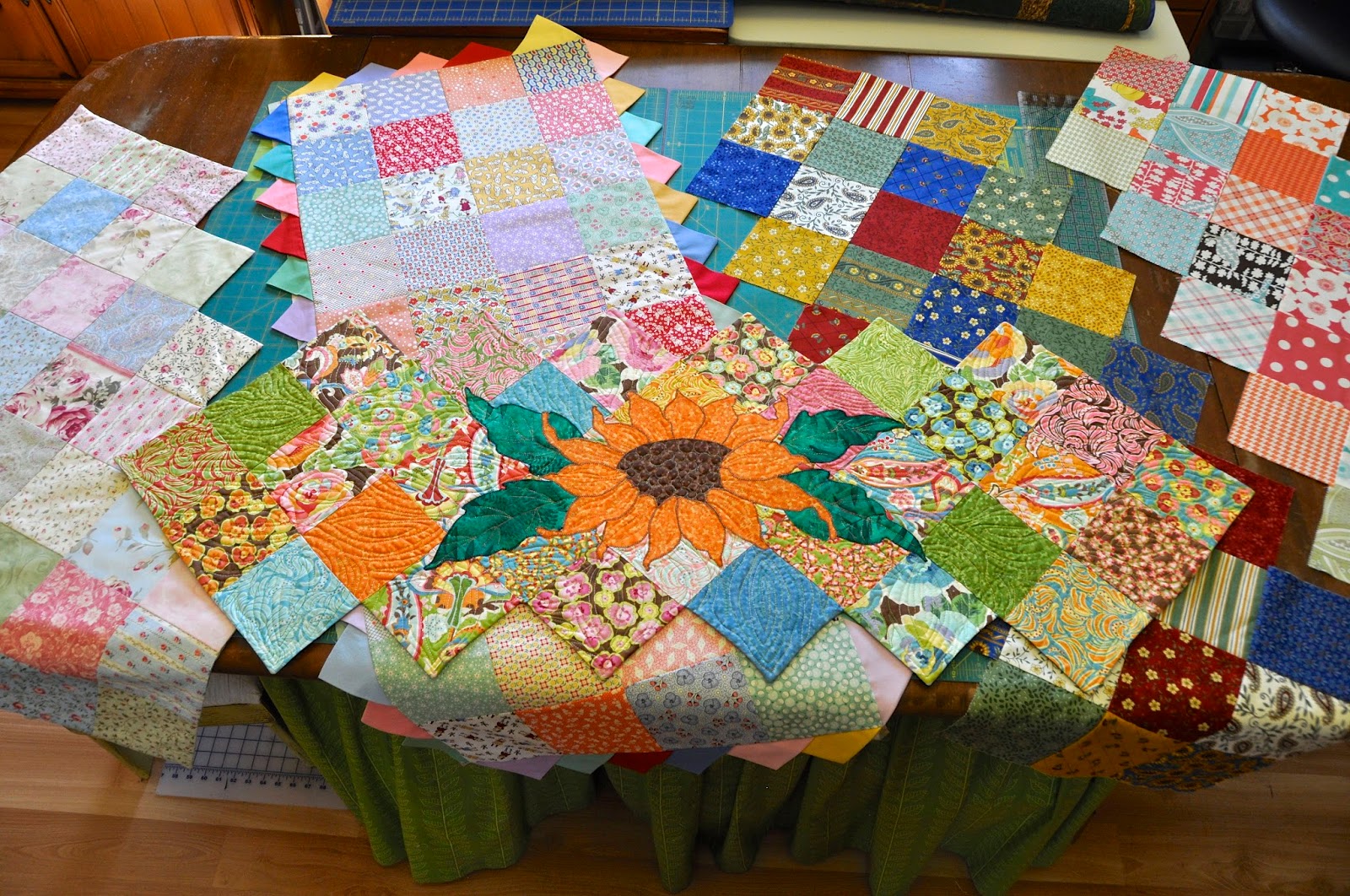 LuAnn Kessi Machine Quilting….Table Runners