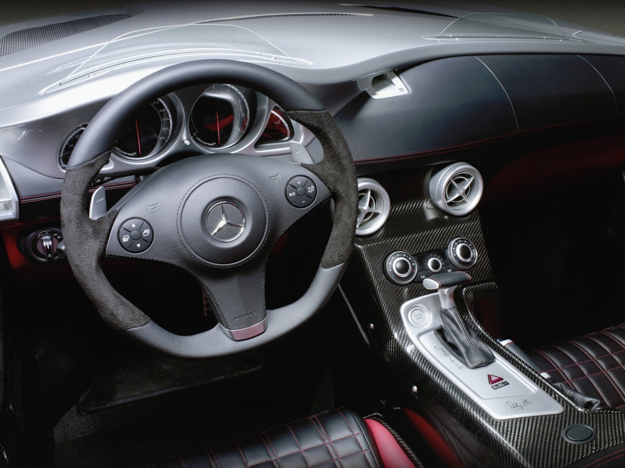 http://3.bp.blogspot.com/-6qj8gs0Ci48/TgBIEGeVUtI/AAAAAAAAAAs/aycMTpp5I90/s1600/mercedes_benz_mclaren_slr_stirling_moss_press_images_037.jpg