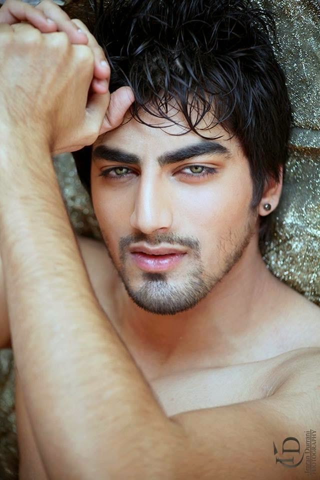 INDIAN SEXY & NUDE MALE MODEL: Cute Hunk