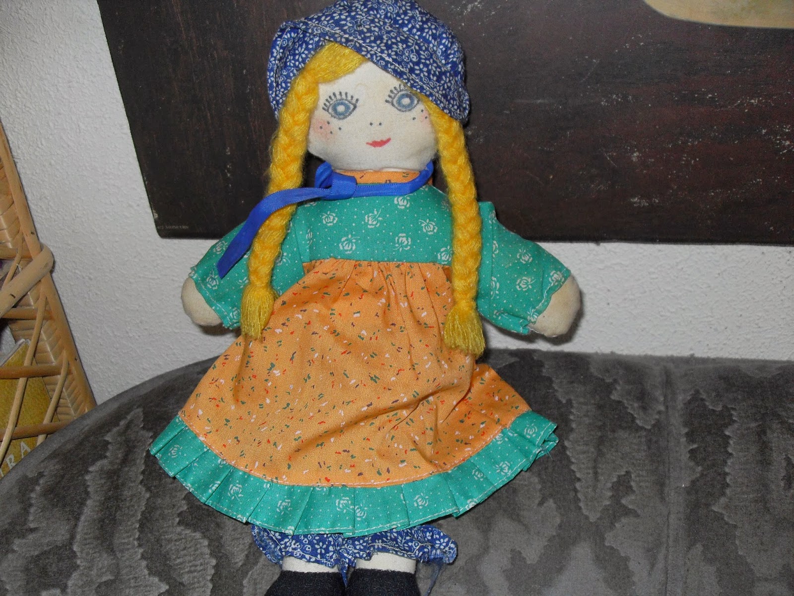 muñeca de trapo rubia