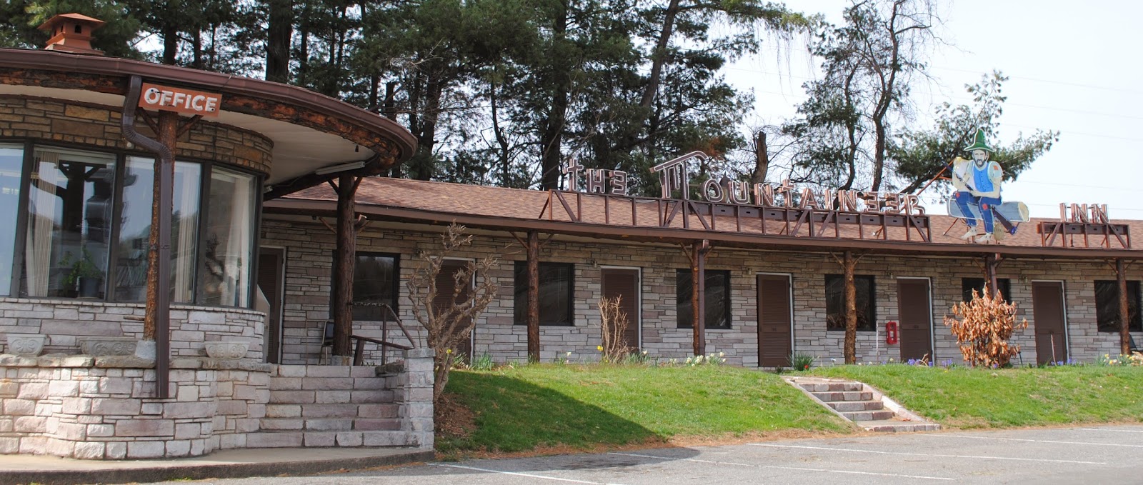 The Carpetbagger The Mountaineer Inn