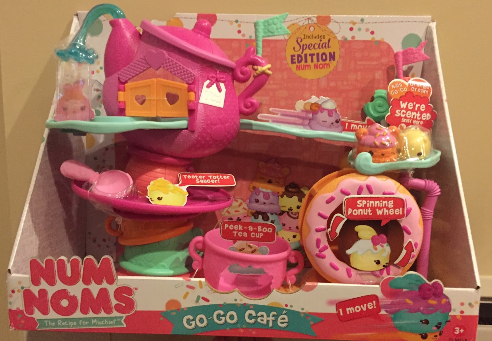 num noms go go cafe playset