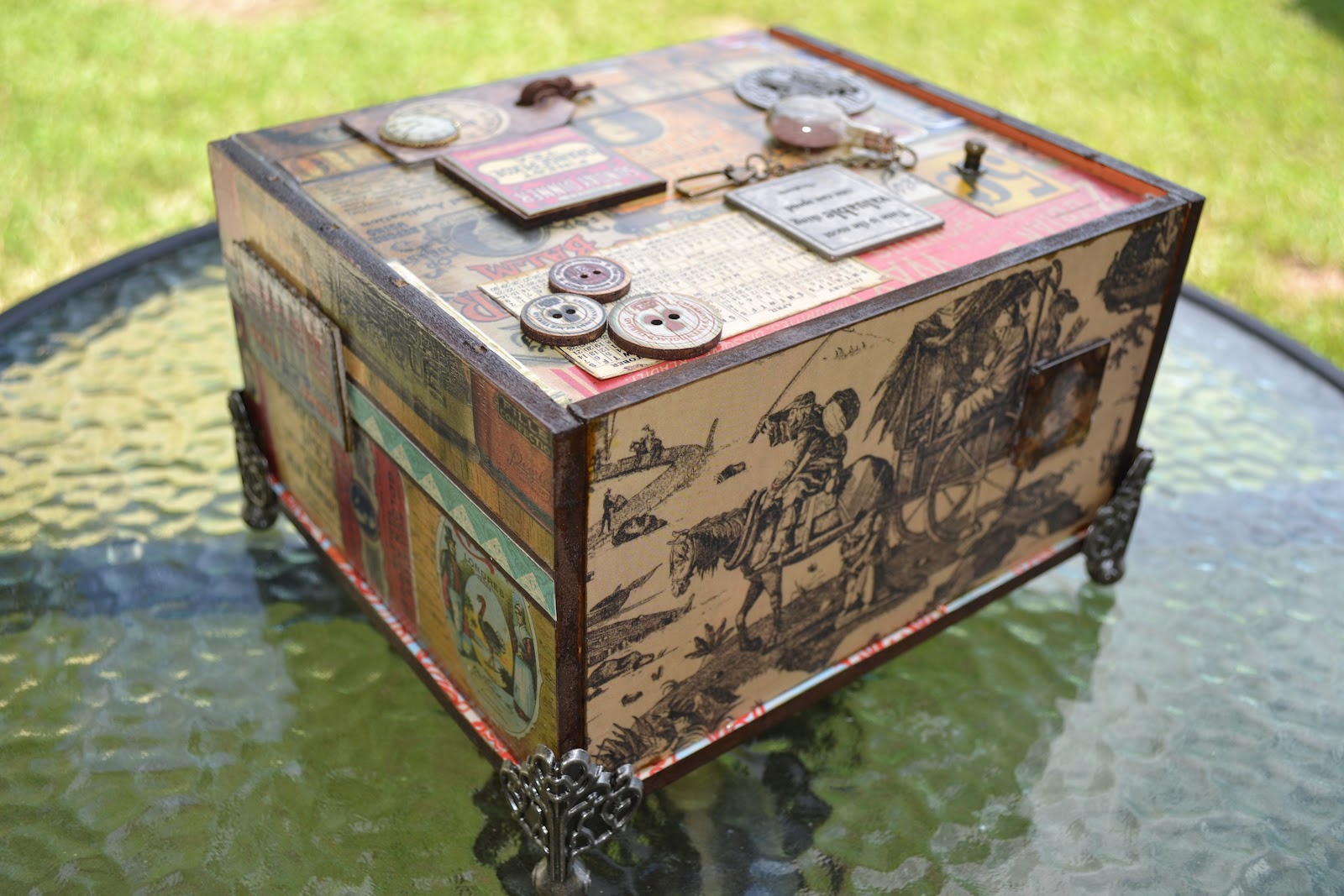 The Rusty Horseshoe Vintage keepsake box