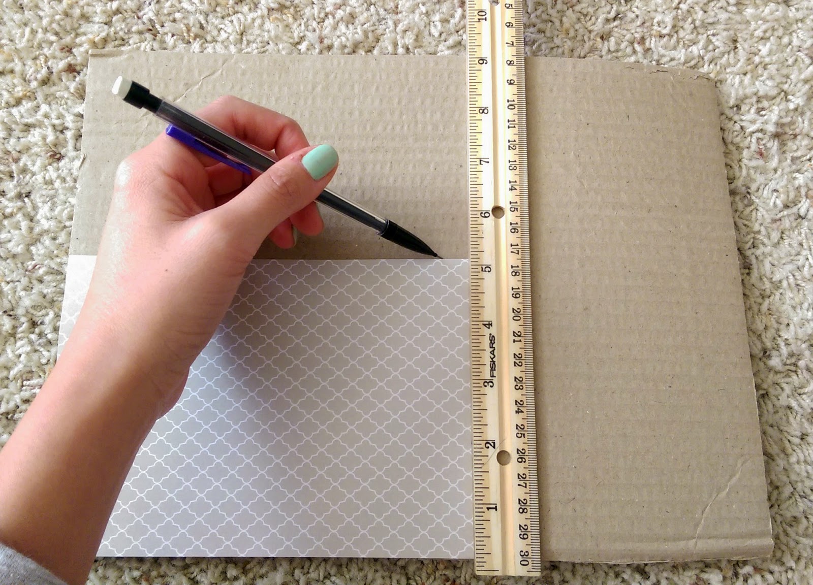 JessicaRose Home Decor HowTo Framed Antique Skeleton Keys