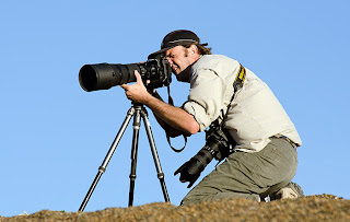 Andrés Bonetti fotografiando en Península Valdés