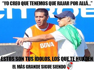 afiche riquelme y banchi pensando por donde irse