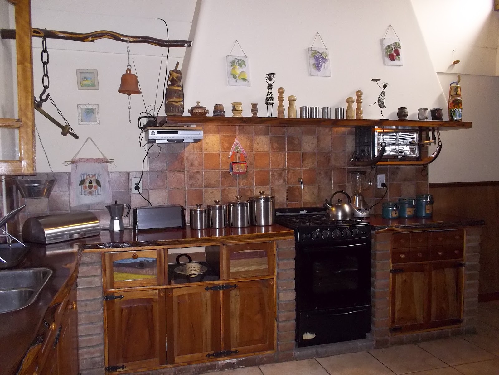 Remodelación y Mantenimiento de casas y negocios: Cocina rústica estilo