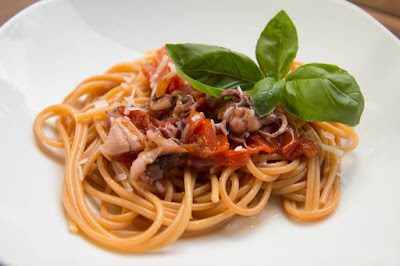 Rezept für Calamaretti in Tomatensoße