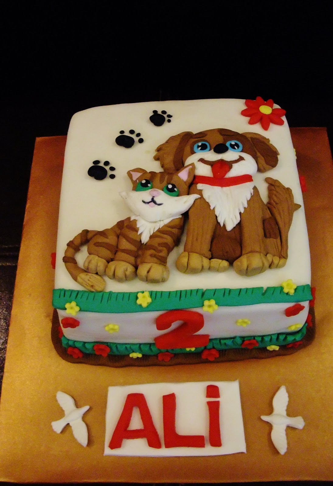 İpek Butik Pasta ,Çikolata ve Kurabiye Kedi ve Köpek arkadaşlığı pastası