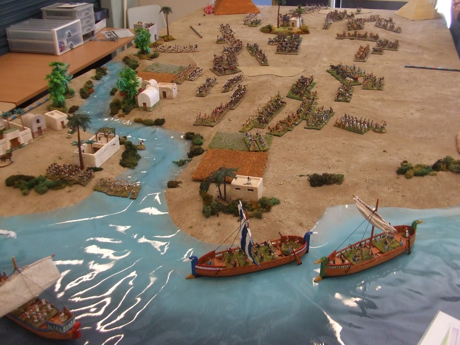 OZWargamer Hittite & Sea people Vs New Kingdom Egyptian Demo game